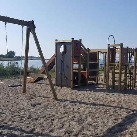 Lango Med Udsigt Til Enehoje Og Langeland
